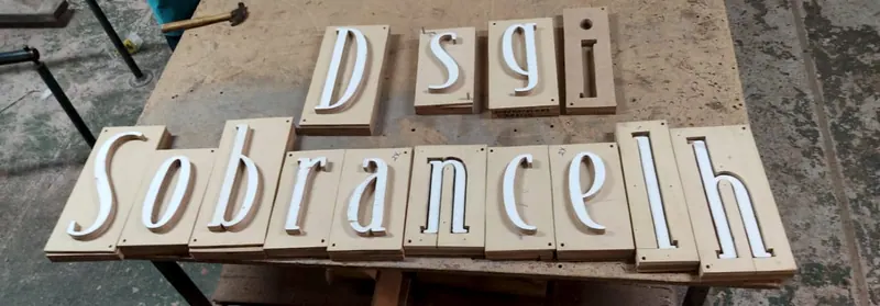Moldes de letras Sobrancelha em MDF